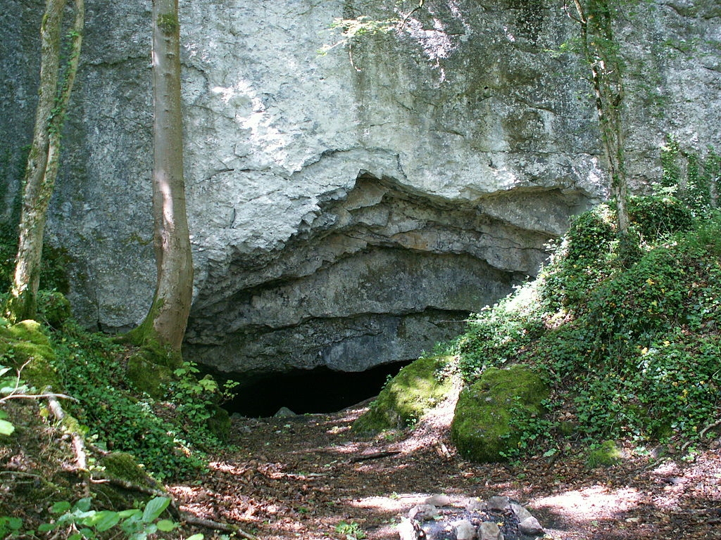 Grotte néolithique de la Porte Aïve