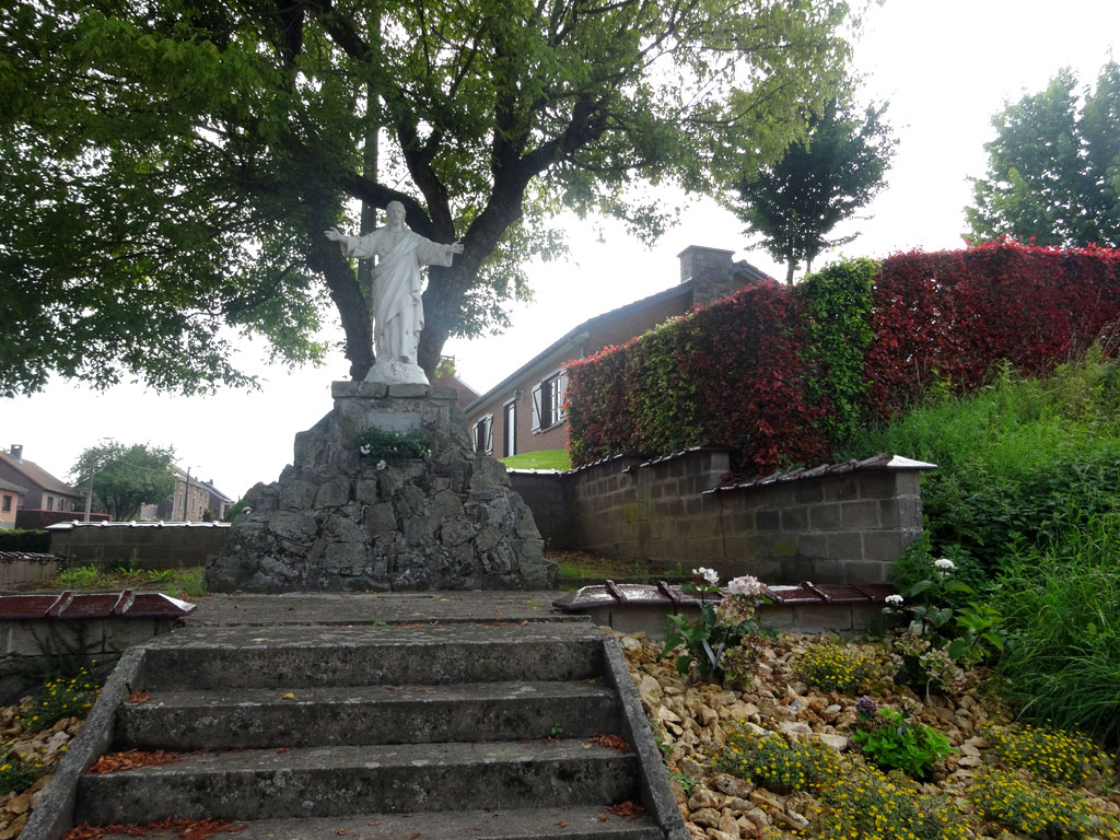 Statue du Christ-Roi de Sint-Martens-Voeren